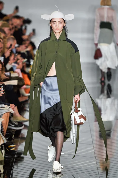 Look 14